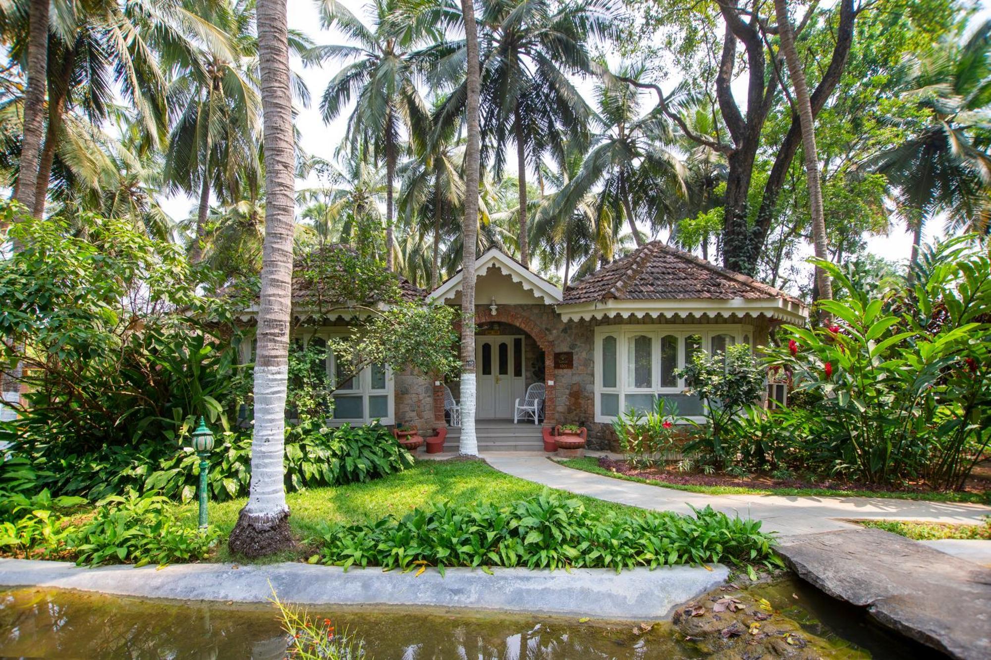 Kairali - The Ayurvedic Healing Village パルガート エクステリア 写真