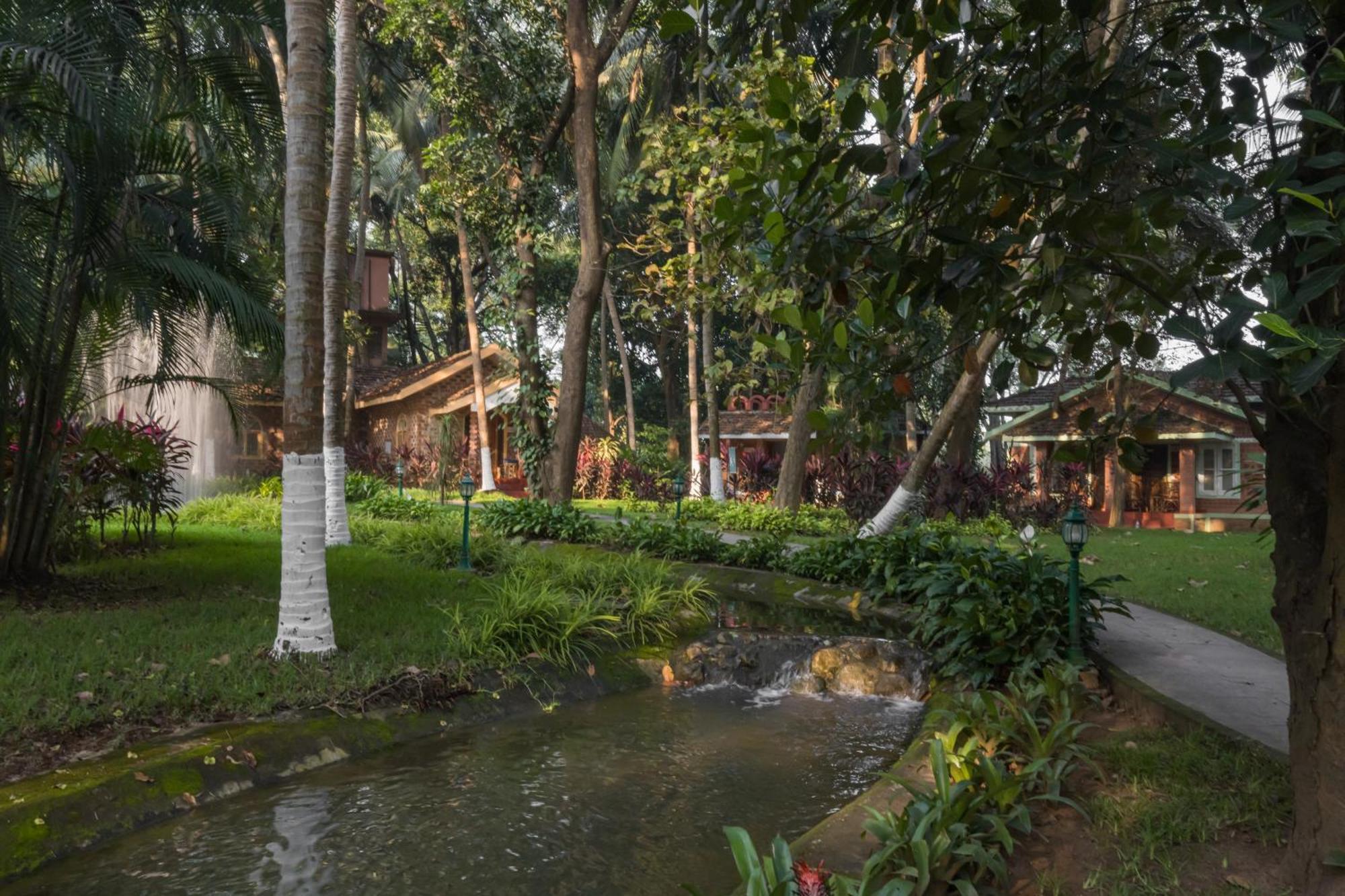 Kairali - The Ayurvedic Healing Village パルガート エクステリア 写真