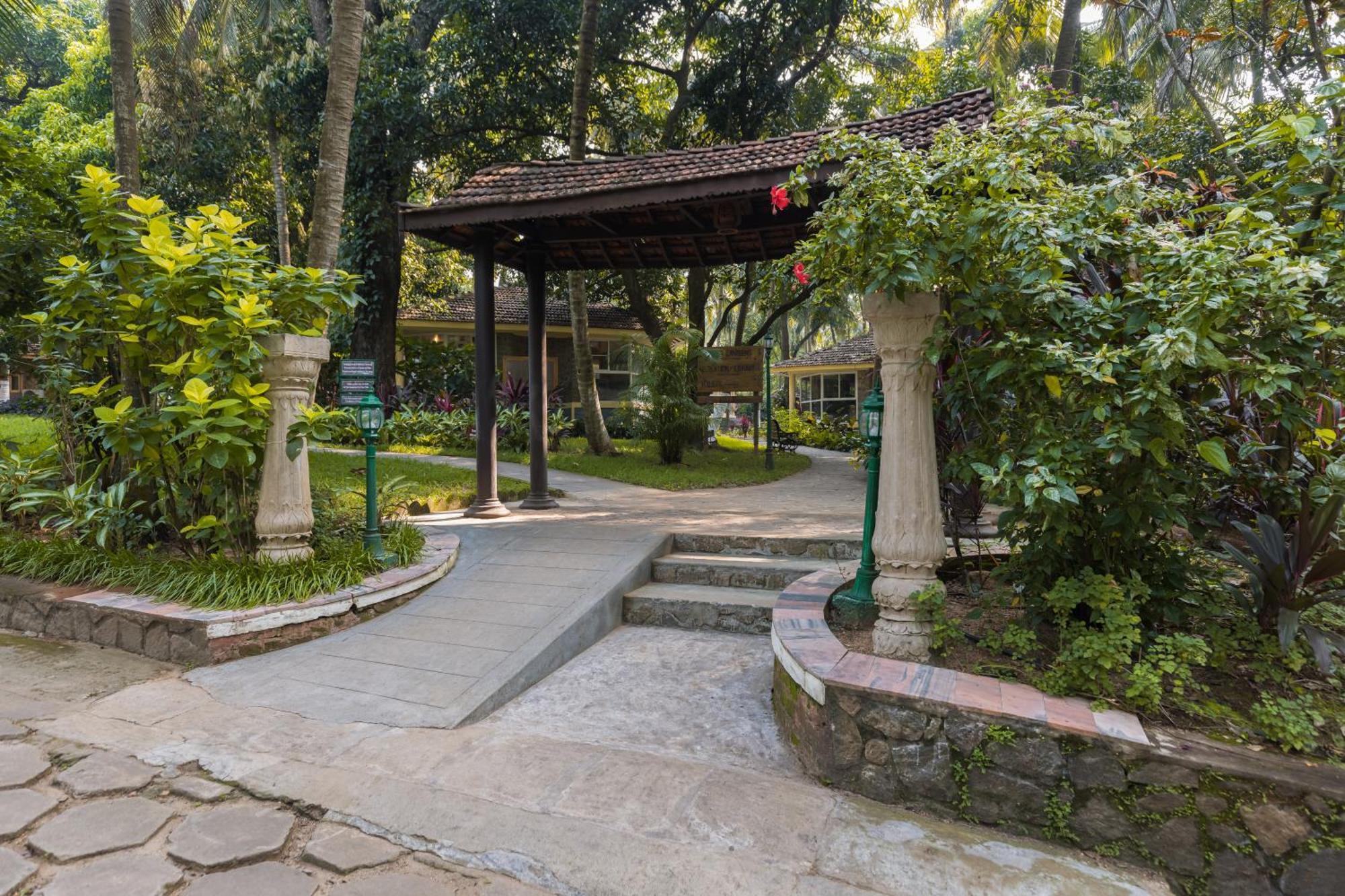 Kairali - The Ayurvedic Healing Village パルガート エクステリア 写真